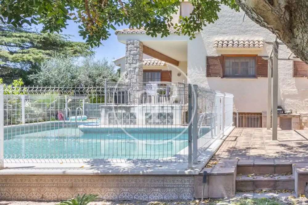 Piscina de Casa o chalet en venta en Paterna con Aire acondicionado, Calefacción y Jardín privado