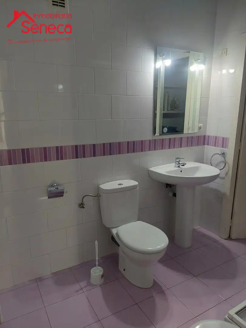Flat for rent in DOÑA ENGRACIA, Casco Histórico - Ribera - San Basilio
