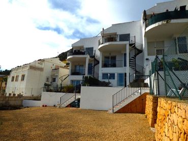 Adosado con piscina en venta en Almedia
