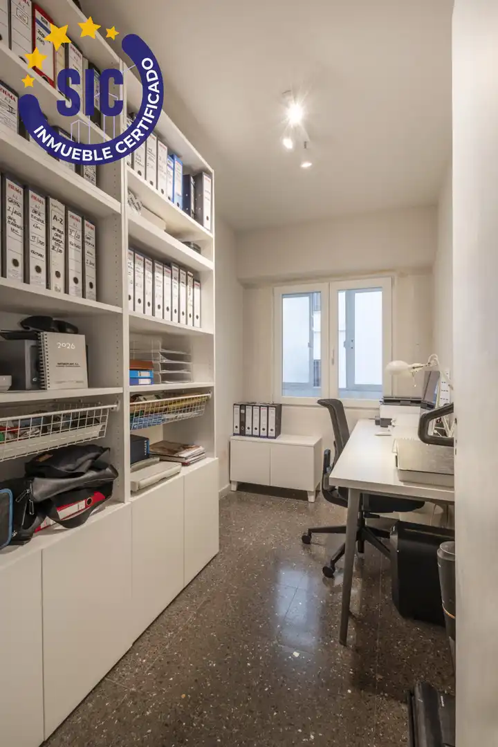 Flat for sale in Valencia  with Air Conditioner and Terrace