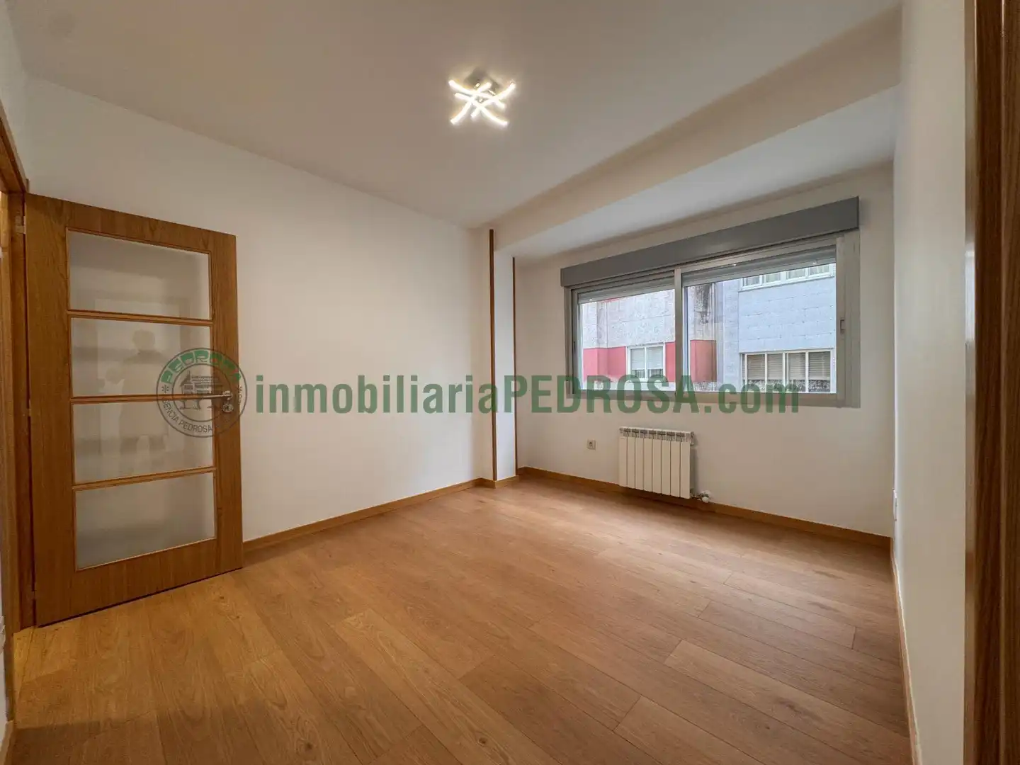Habitación de Piso en venta en Pontevedra Capital  con Calefacción y Trastero