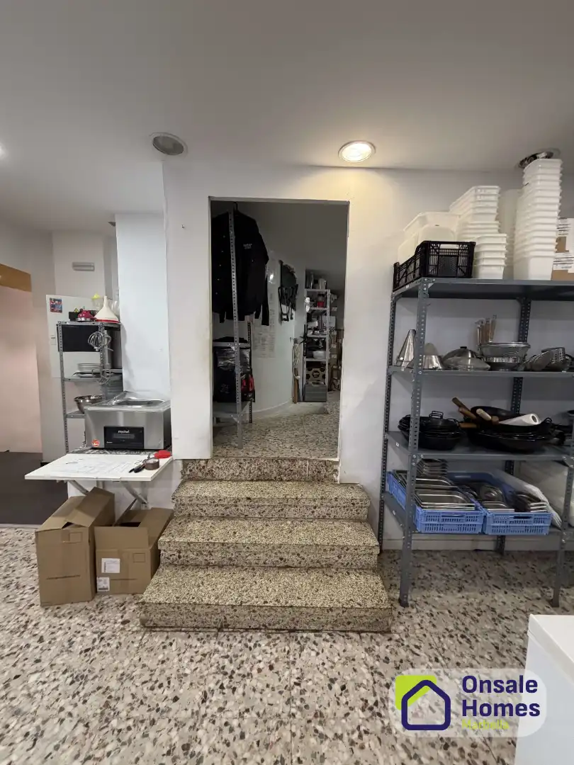 Commercial properties for transfer in Marbella  with Air Conditioner, Furnished and Alarm