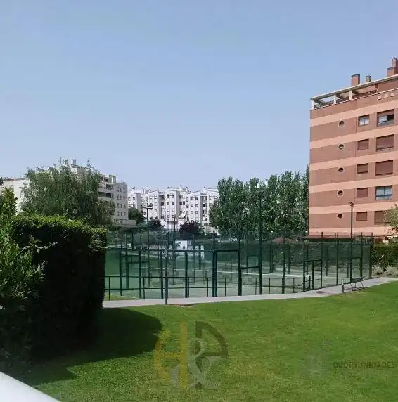 Vista exterior de Pis en venda en Madrid