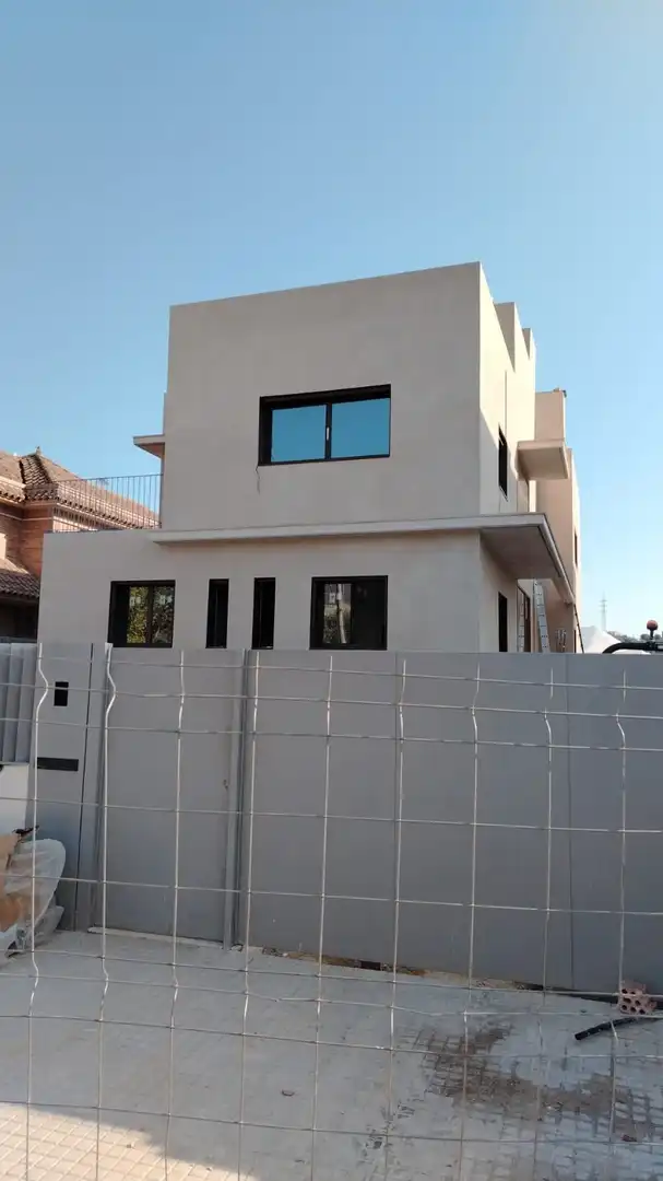 Casa amb terrassa en venda a Martinica – Ateneu