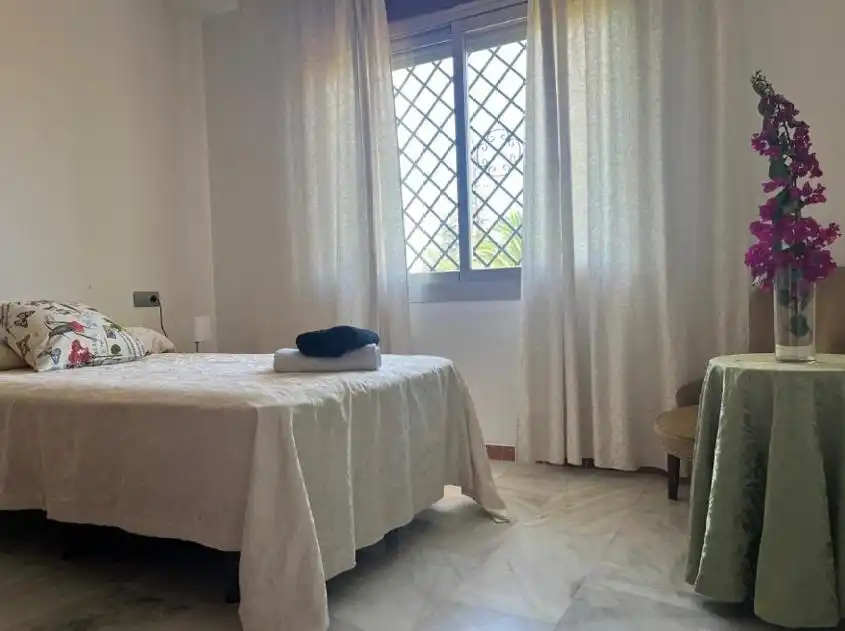 Dormitori de Casa o xalet en venda en Córdoba amb Aire condicionat, Jardí privat i Terrassa