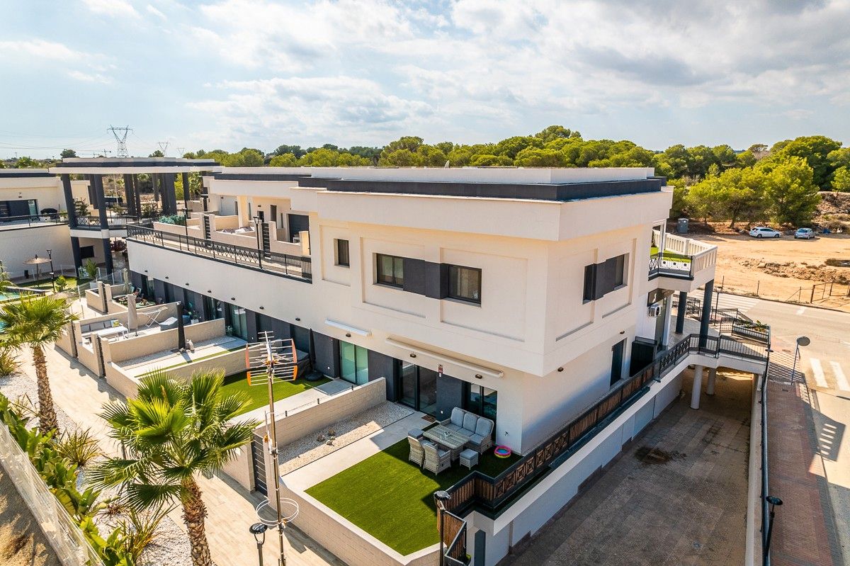 Vista exterior de Apartament en venda en Algorfa amb Aire condicionat, Calefacció i Jardí privat