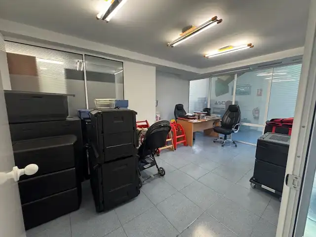 Business premises for sale in Carrer de Beatríz Tortosa, imagen 4