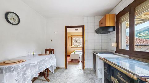 Foto 2 de Casa adosada en venta en Belmonte de Miranda, Asturias