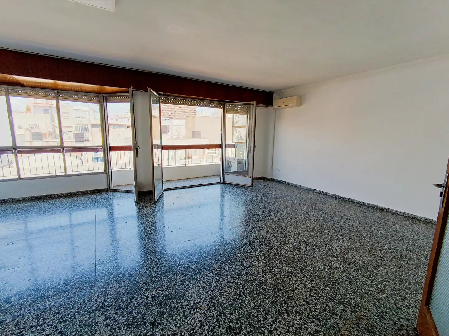 Living room of Flat for sale in Alicante / Alacant  with Air Conditioner and Balcony