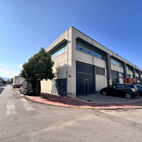 Nave industrial en Venta en La Estación