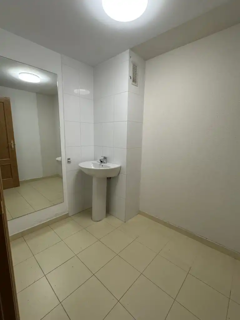 Baño de Piso en venta en  Logroño con Calefacción, Parquet y Terraza