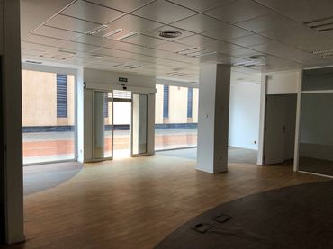Local comercial en alquiler en Calle REYES CATOLICOS, 4