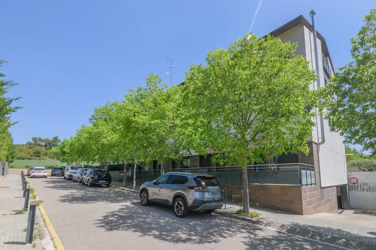 Vista exterior de Dúplex en venta en Rajadell con Calefacción, Jardín privado y Parquet