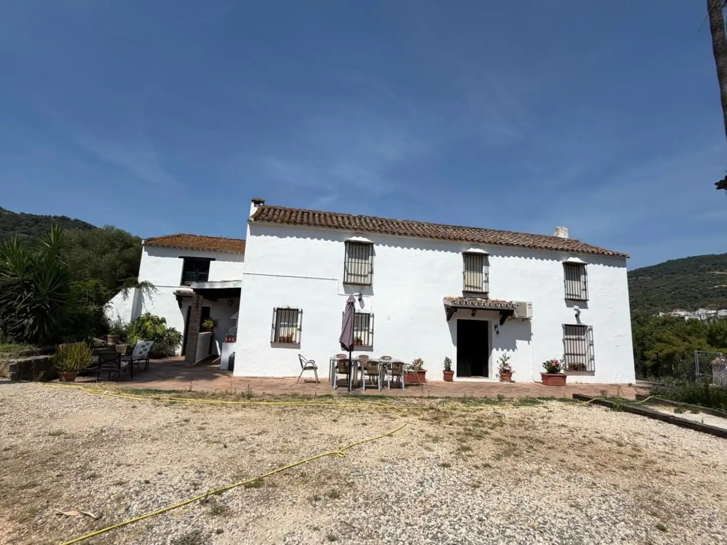 Vista exterior de Finca rústica en venda en Gaucín amb Jardí privat, Terrassa i Piscina