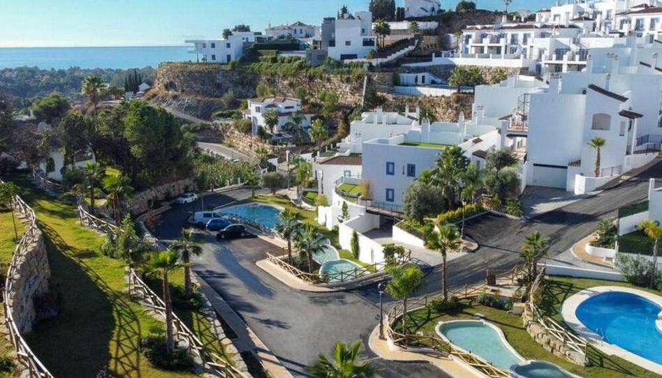 Photo 1 of Attic to rent in El Paraíso, Málaga