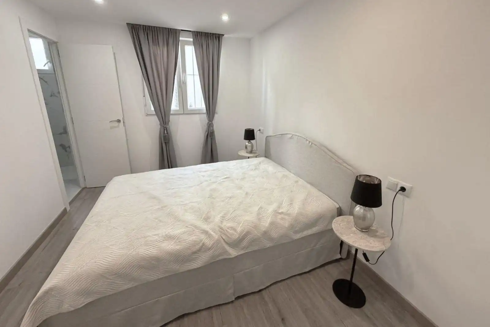 Dormitori de Casa adosada en venda en Torrevieja amb Aire condicionat, Calefacció i Jardí privat