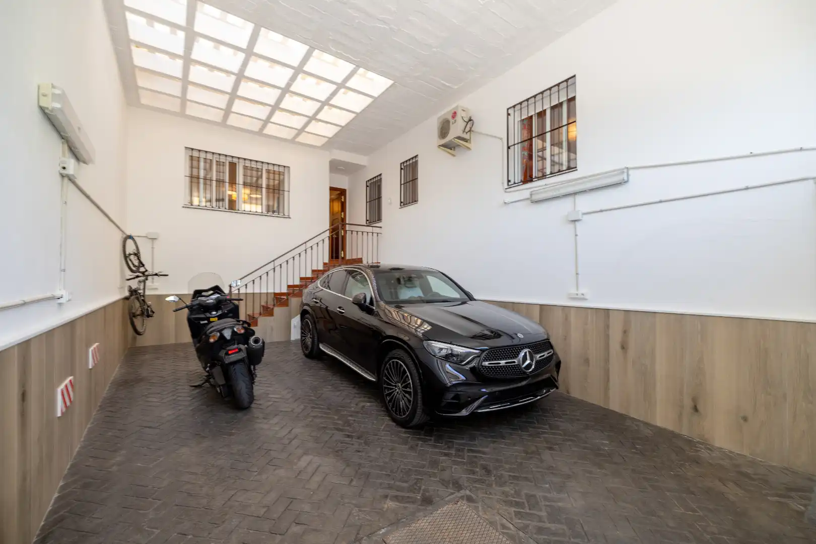 Parking of Houses for sale in Málaga  with Air Conditioner, Heating and Private garden