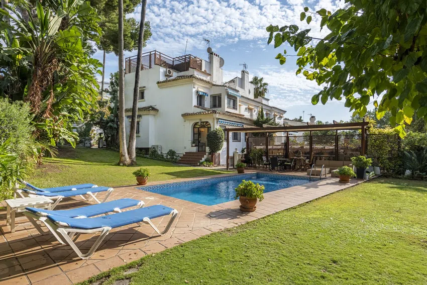 Single-family semi-detached for sale in Nueva Andalucía centro