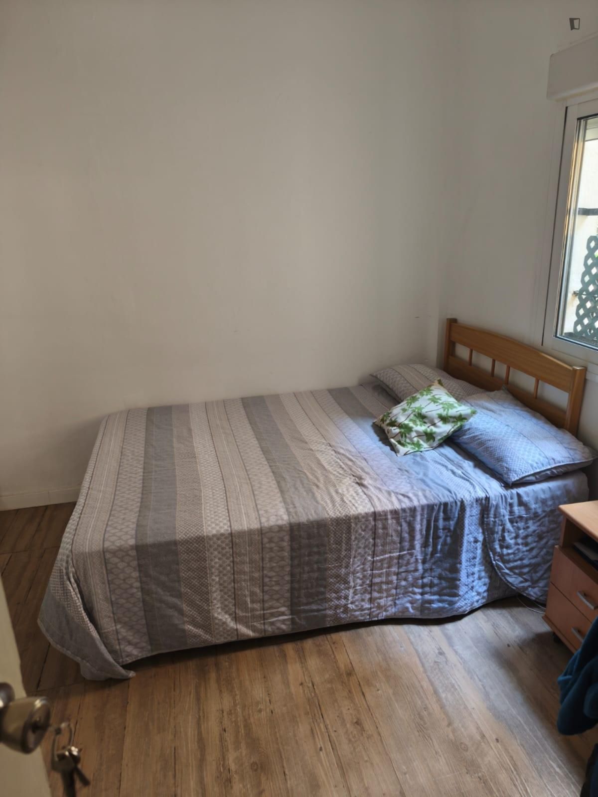 Dormitori de Apartament per a compartir en  Sevilla Capital amb Aire condicionat, Moblat i Forn