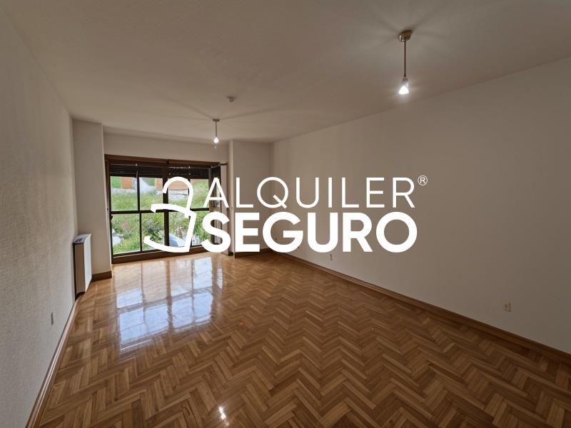 Bedroom of Flat to rent in  Madrid Capital  with Heating, Terrace and Storage room