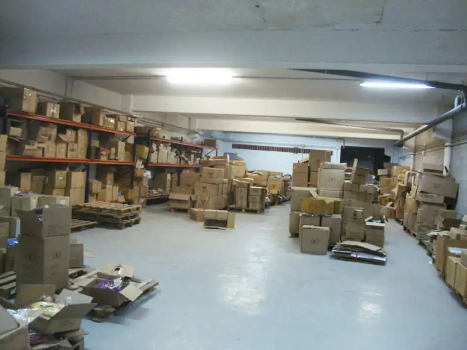 Industrial buildings for sale in Centre