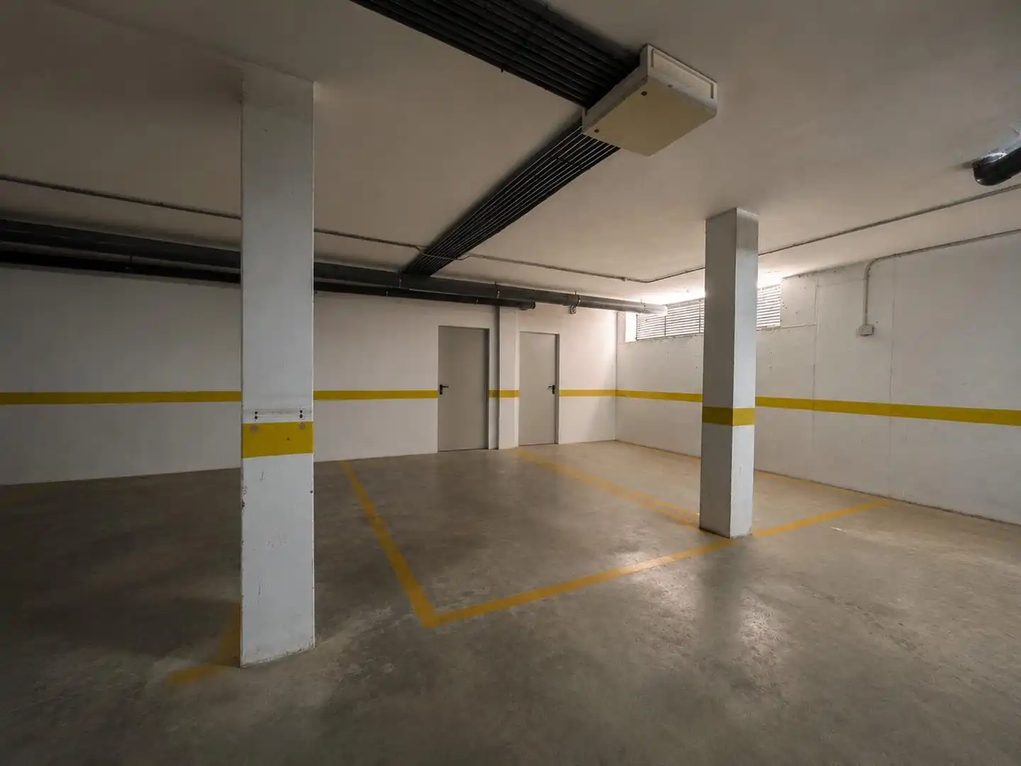 Parking de Ático en venta en Chipiona con Aire acondicionado, Calefacción y Jardín privado