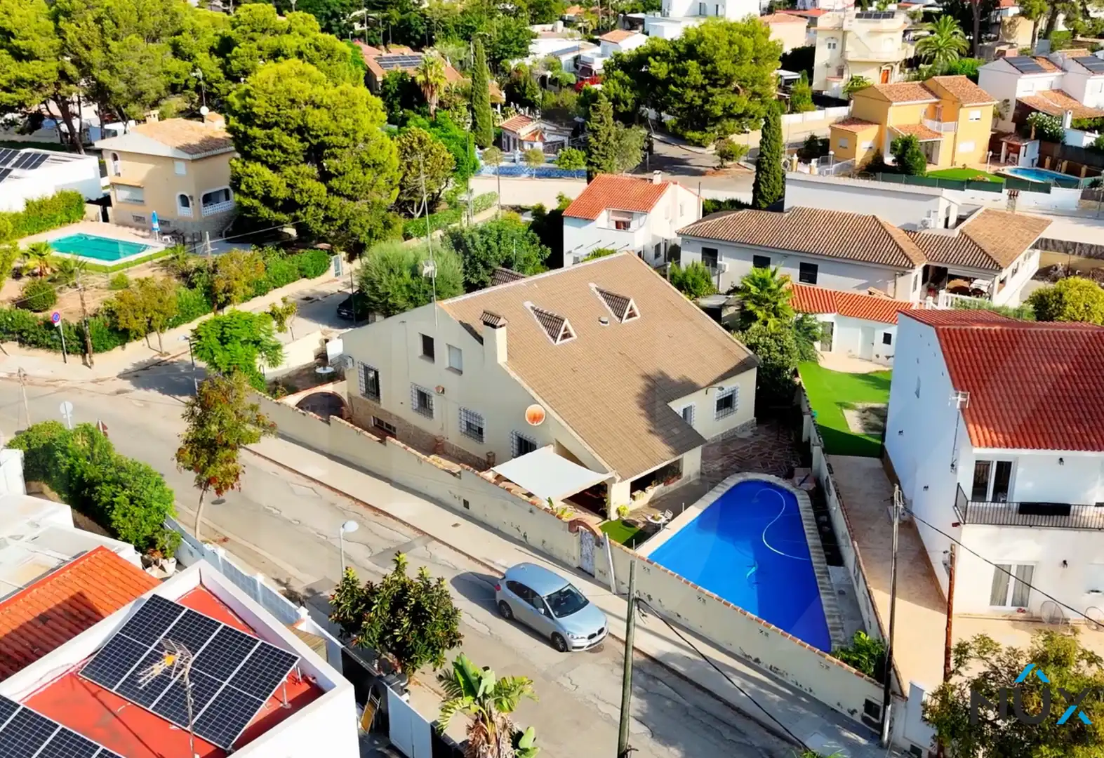 Vista exterior de Casa o xalet en venda en Paterna amb Aire condicionat, Calefacció i Jardí privat