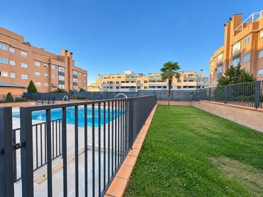 Piso con piscina en venta en Hospital
