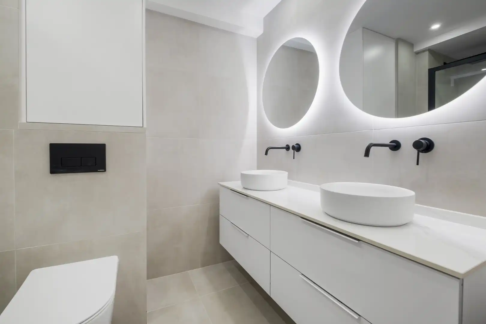 Baño de Apartamento en venta en Estepona con Aire acondicionado, Terraza y Amueblado