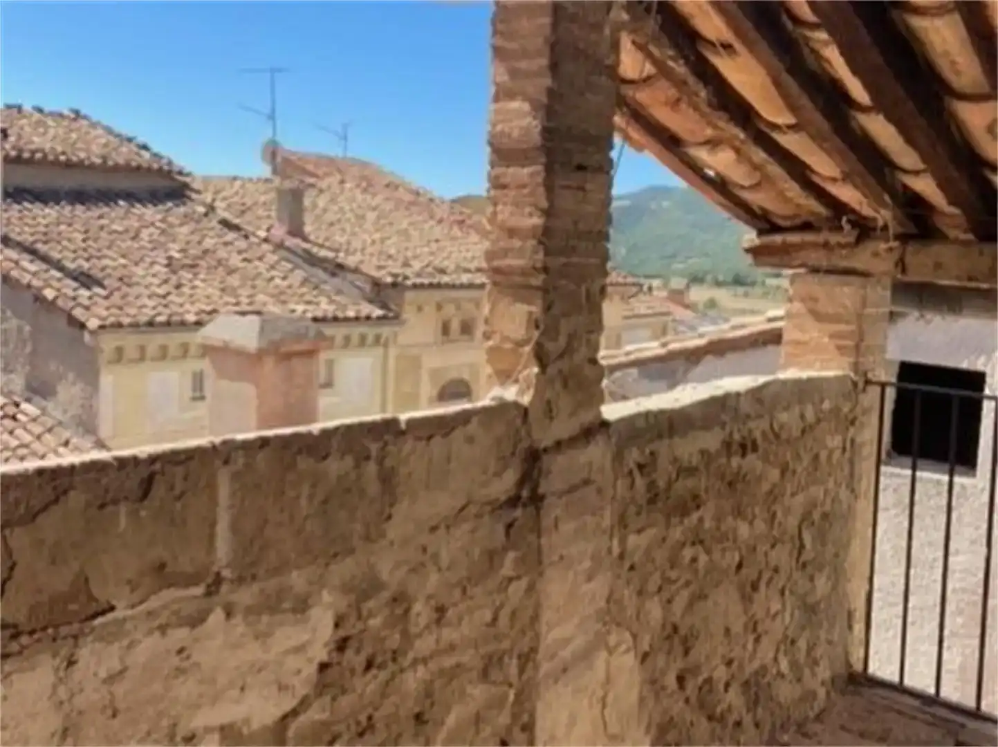 Terrassa de Casa adosada en venda en Vilanova de Meià amb Balcó