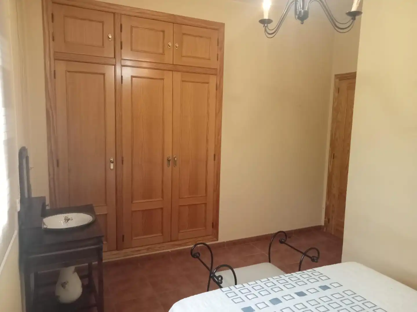Dormitori de Finca rústica en venda en Córdoba amb Aire condicionat, Calefacció i Jardí privat