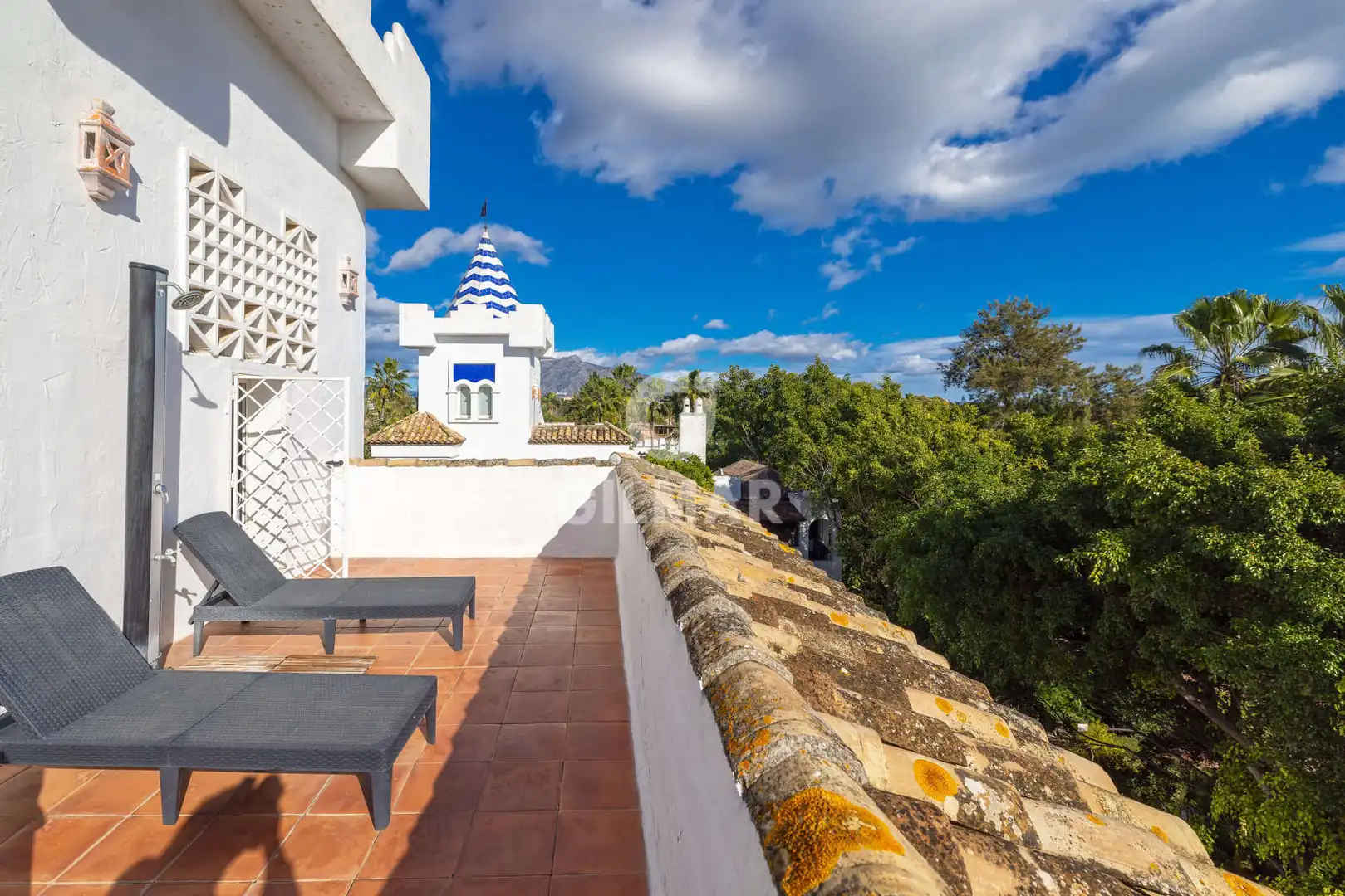 Außenansicht von Maisonette zum Verkauf in Estepona mit Heizung, Abstellraum und Balkon