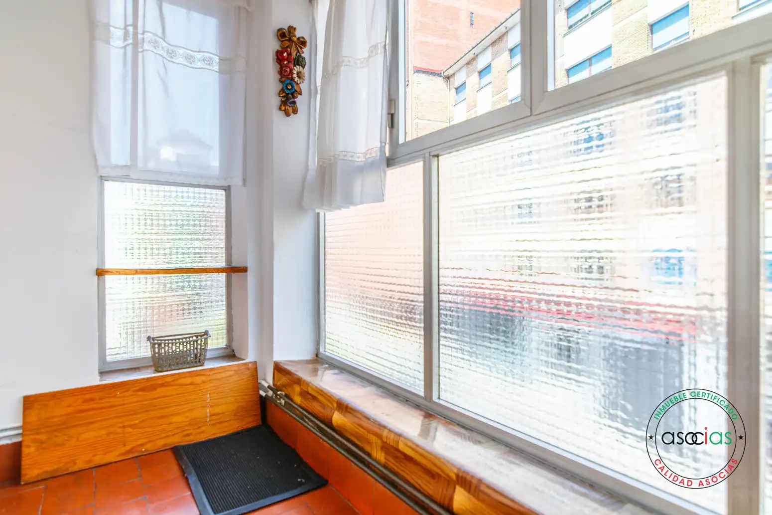 Terrassa de Pis en venda en Oviedo  amb Calefacció, Parquet i Moblat