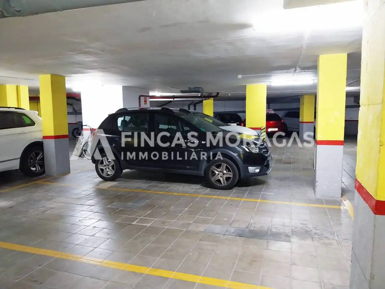 Aparcament de Garatge en venda en Sant Cugat del Vallès amb Alarma