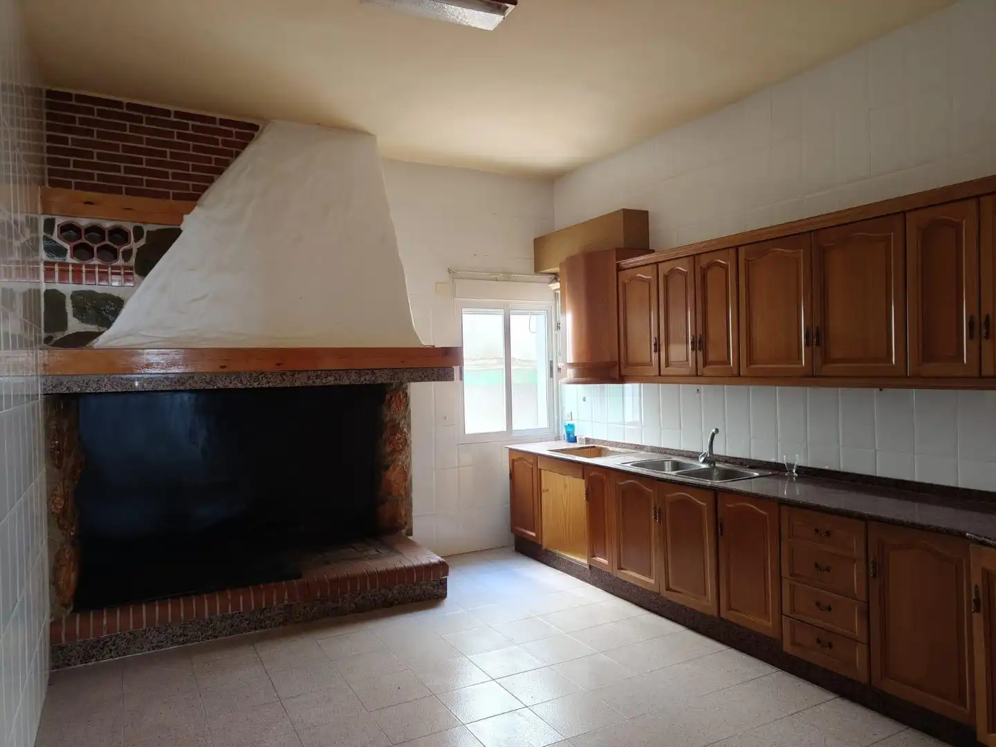 Casa o xalet en venda a Baza
