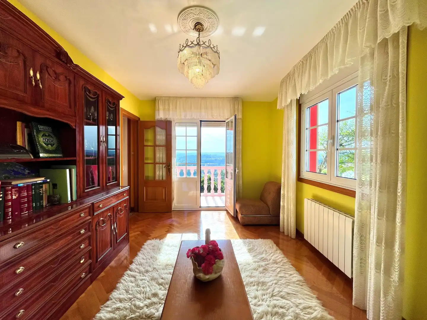 Sala de estar de Casa o chalet en venta en Culleredo con Calefacción, Terraza y Piscina