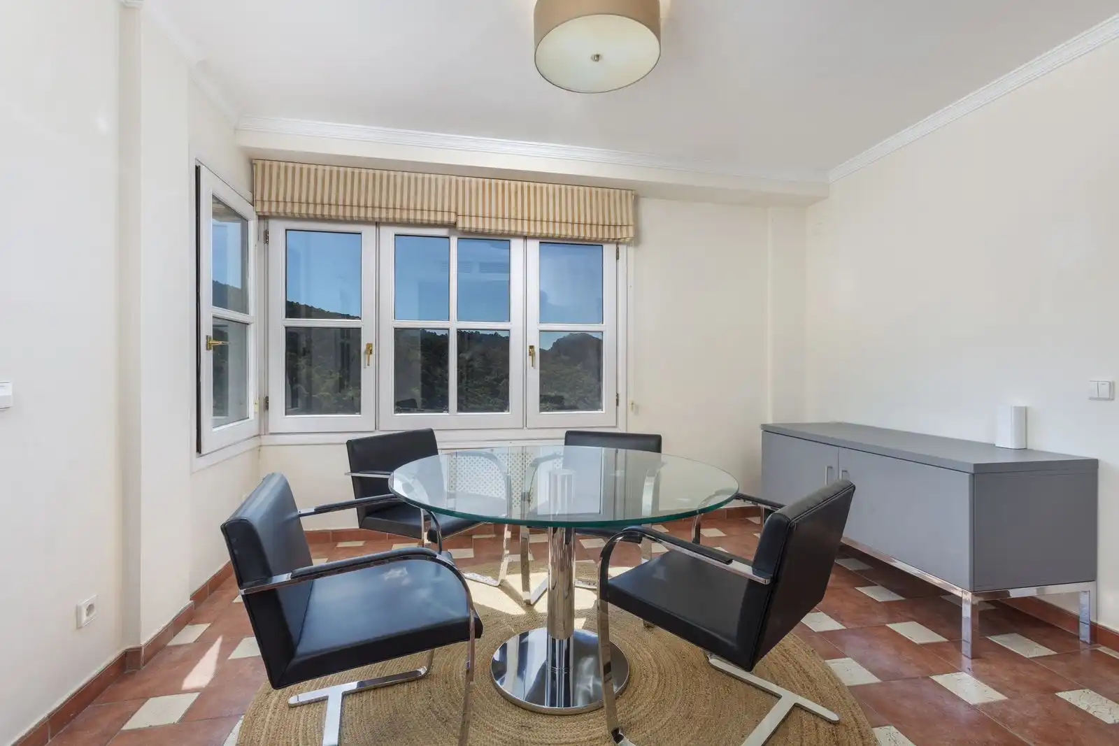 Comedor de Casa o chalet en venta en Igualeja con Aire acondicionado, Jardín privado y Piscina
