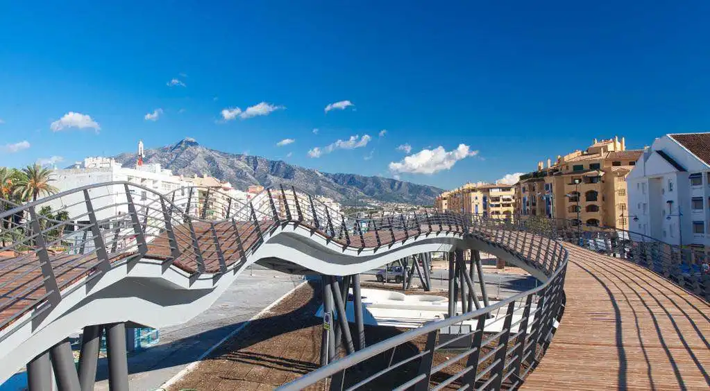 Vista exterior de Dúplex en venta en Marbella con Aire acondicionado, Calefacción y Trastero