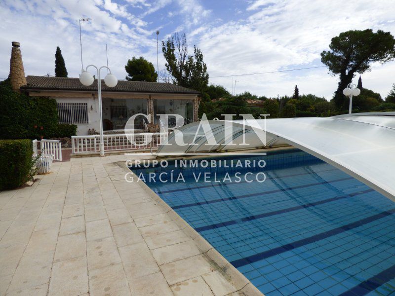 Piscina de Casa o xalet en venda en  Albacete Capital amb Calefacció, Jardí privat i Terrassa
