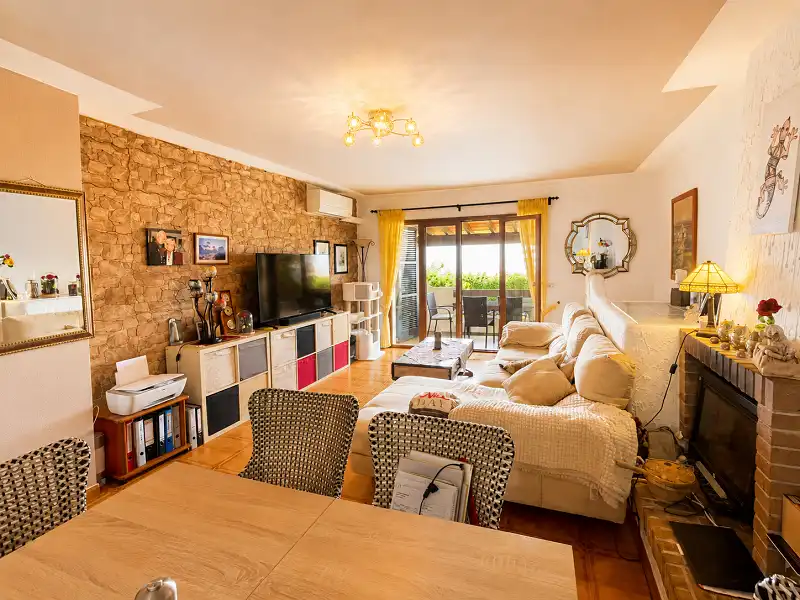 Sala de estar de Casa adosada en venta en Llucmajor con Aire acondicionado, Calefacción y Jardín privado