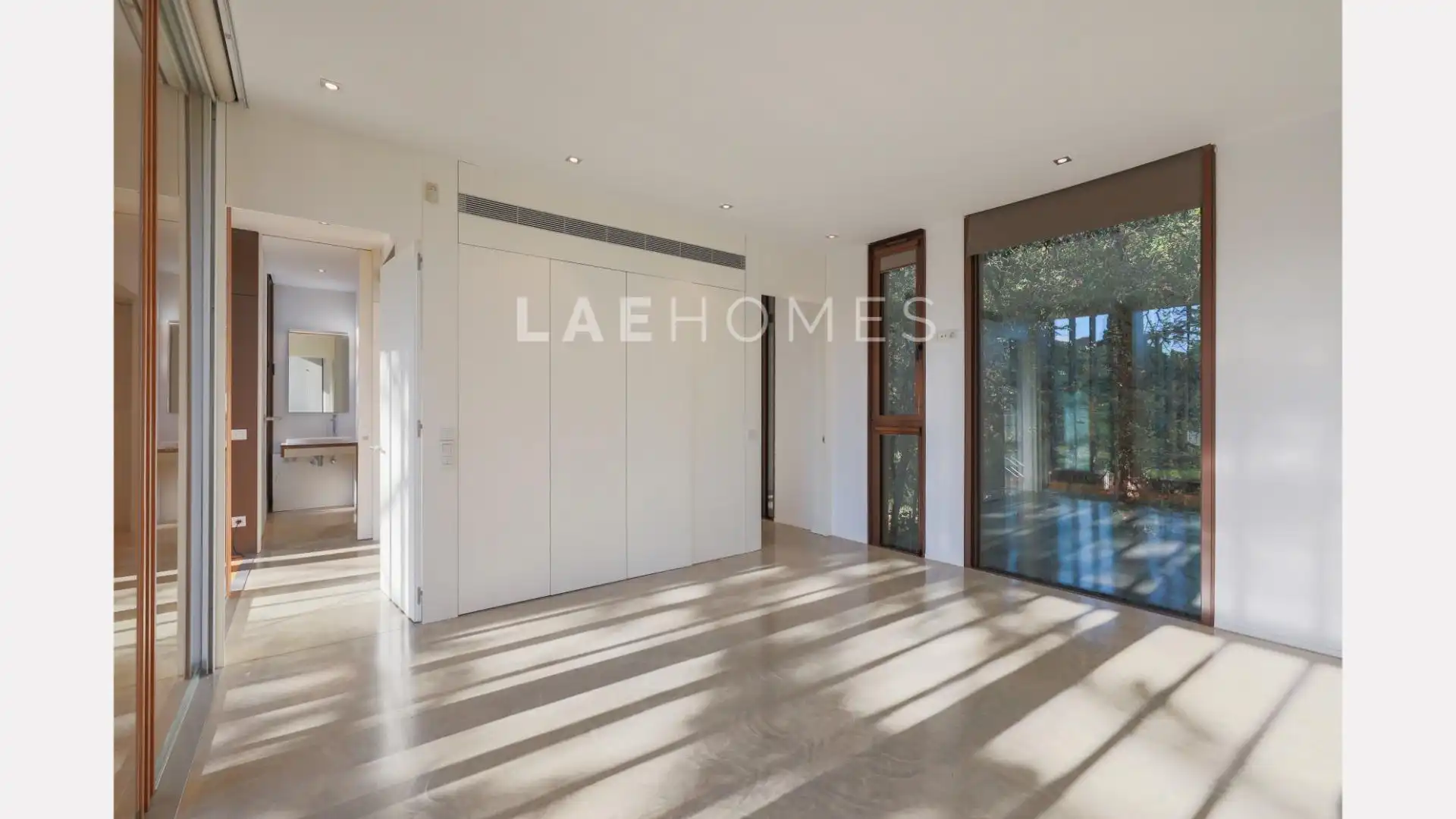 Vista exterior de Casa o chalet en venta en Sant Cugat del Vallès con Aire acondicionado, Calefacción y Jardín privado