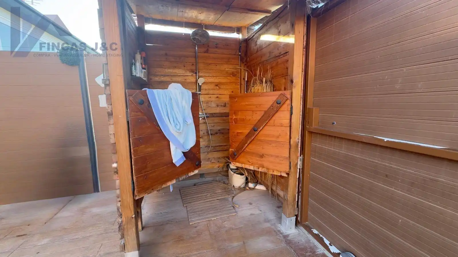Bathroom of Residential for sale in Zaragoza