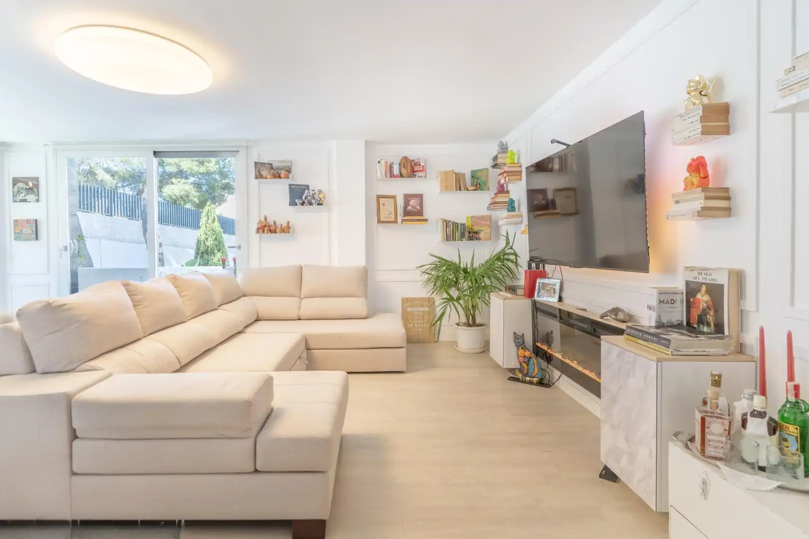 Living room of Ground floor for sale in Calvià  with Air Conditioner, Heating and Private garden