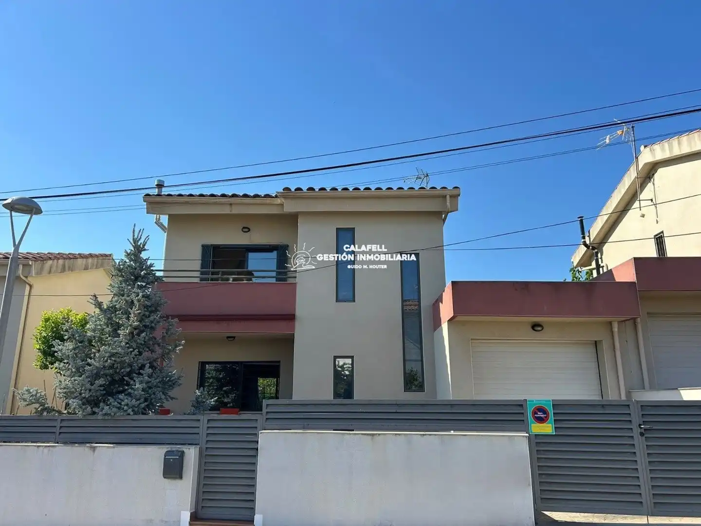 Maison mitoyenne avec jardin à vendre à Bruc