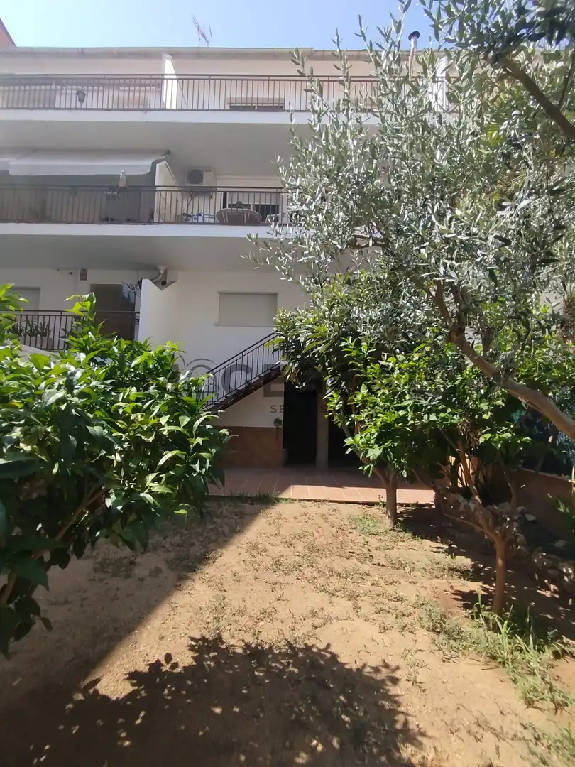 Jardí de Casa adosada en venda en Caldes de Montbui amb Aire condicionat, Calefacció i Terrassa