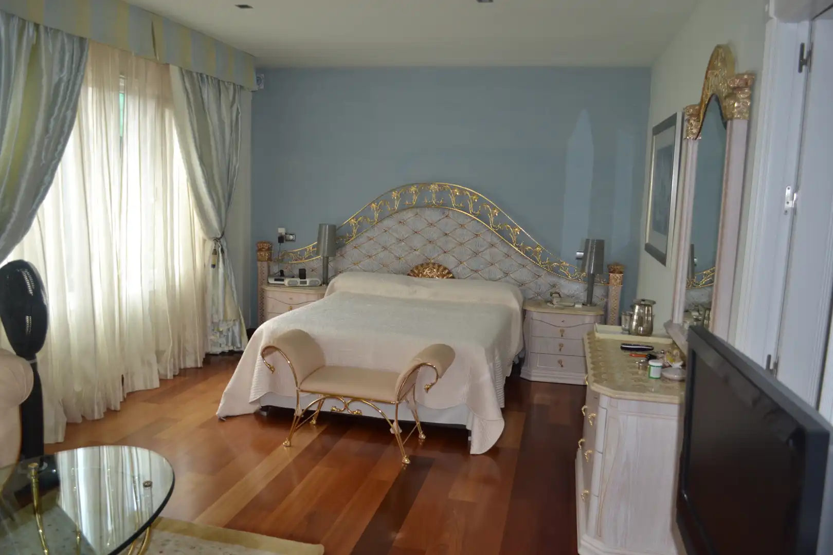 Dormitori de Casa o xalet en venda en Alhaurín de la Torre amb Aire condicionat, Calefacció i Jardí privat