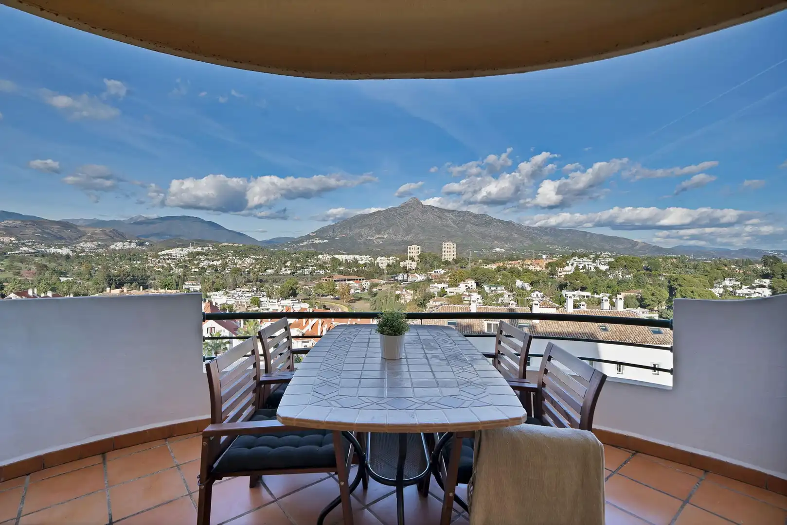 Terrasse von Wohnungen zur Miete in Marbella mit Klimaanlage, Privatgarten und Terrasse