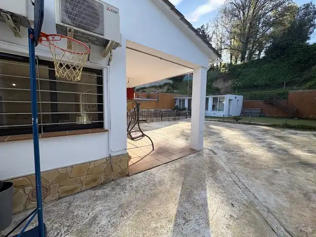 Casa amb piscina en venda a Carrer Comajuliana, imagen 9