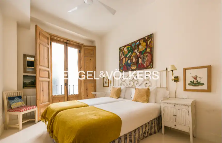 Schlafzimmer von Wohnung zur Miete in Madrid mit Klimaanlage, Heizung und Möbliert