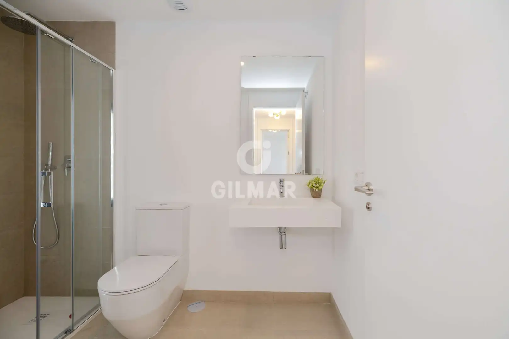 Baño de Casa adosada en venta en Estepona con Calefacción, Jardín privado y Piscina
